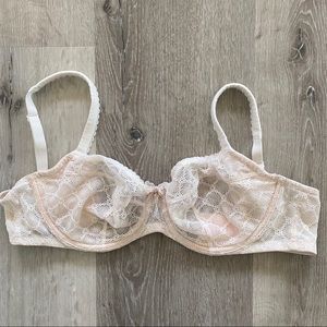 36DD Victoria’s Secret unlined lace bra
